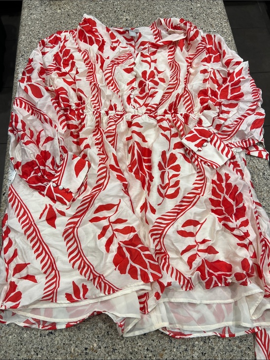 H&M Dresses & Skirts - H&M xxl White Dress with Red Leaf Print z23